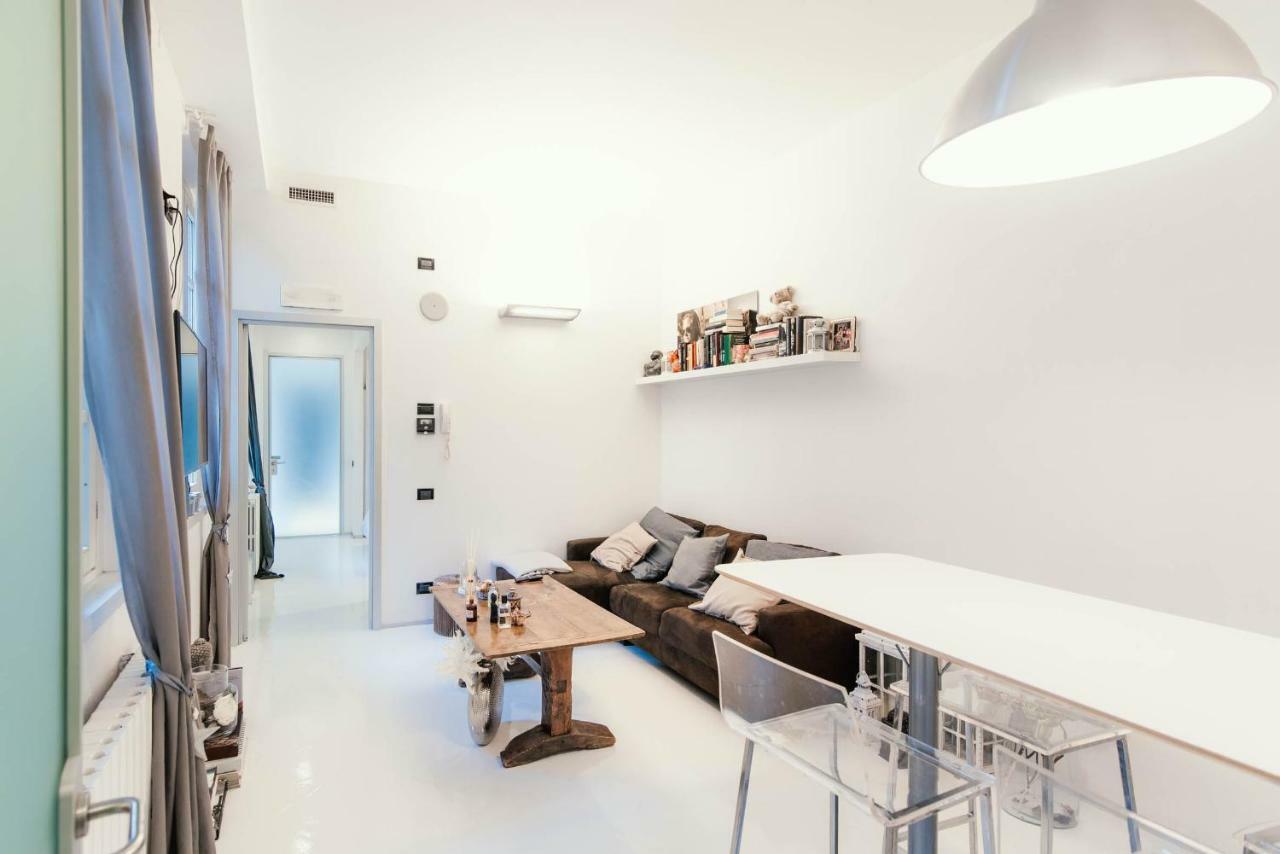Giovio Loft - The House Of Travelers Apartment Комо Екстериор снимка
